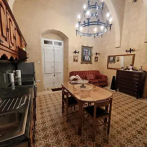 Holiday home Cozy Corner House In - Authentic!, Valletta