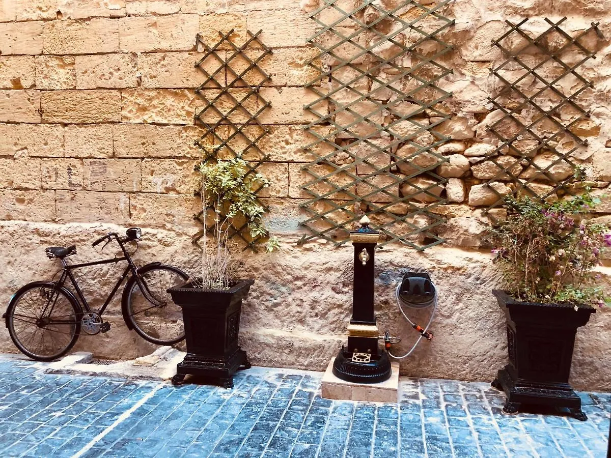 10 La Ruelle Apartment Valletta Malta