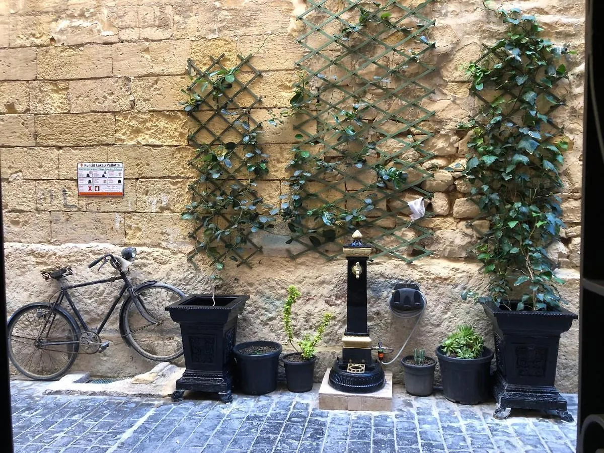 10 La Ruelle Apartment Valletta Malta